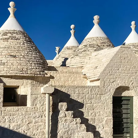 Trulli Petralma * تْشيستيرنِنو