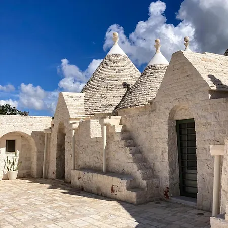 Trulli Petralma Villa *