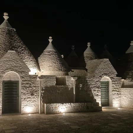 Trulli Petralma تْشيستيرنِنو
